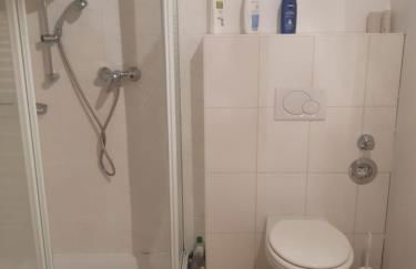 Zweibettzimmer mit Bad auf Pferdehof in Much - Foto 7