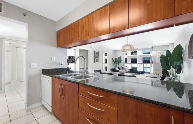 Sky High 31st Floor Condo W Parking - Foto 63