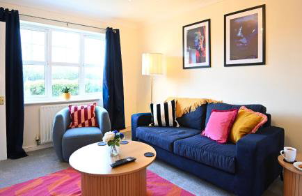 Bright 3BR House Ideal for Families & Groups - Foto 17