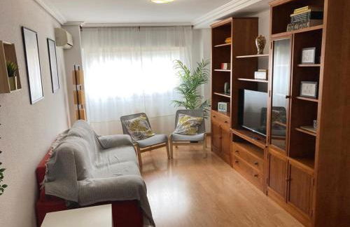 Apartamento grande, 2 dormitorios, garaje gratis - Foto 11