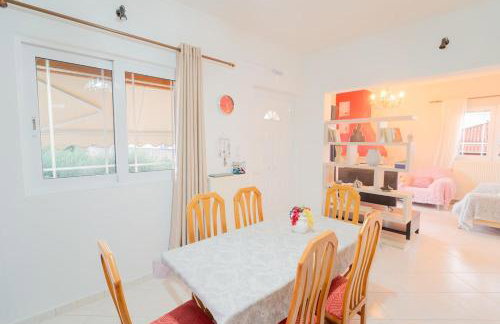 Modern 3 Bed Home with Balconies and Sea Access - Foto 3