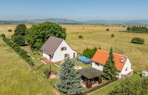 Nice Home In Udbina With House A Panoramic View - Photo 2