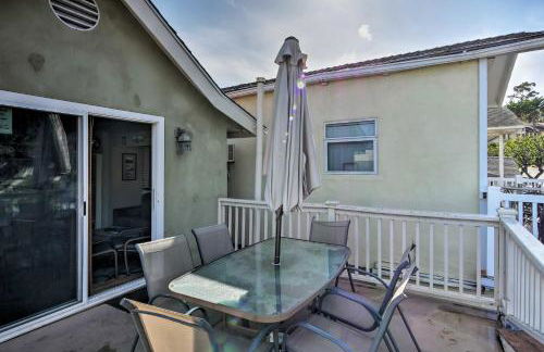 Tropical Island Escape with Deck, Walk to Avalon Bay - Foto 16