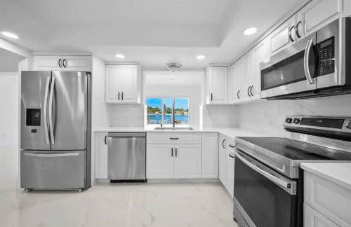 Inactive 193 Modern, 4B&3B with Pool and Lake - Foto 5