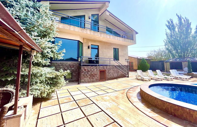 4 Bed Villa Estate Sleeps 7 - Pool, Garden, Sauna - Photo 39