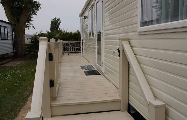 Stunning River View 2 Bedroom Caravan With Decking - Foto 21