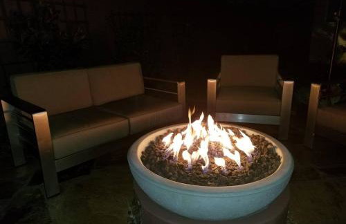 20 Disc-Modern-King Bed, Jacuzzi, Fire Pit, BBQ - Foto 1