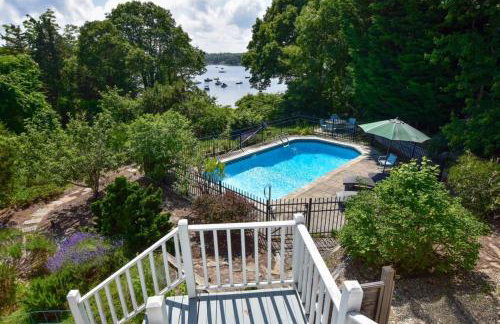 Stunning Home with In-Ground Pool - Photo 14