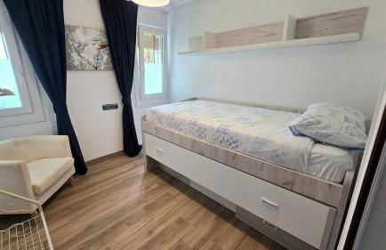 Los Luises barrio de parking gratuito - Foto 4