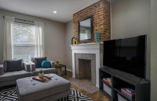 Housepitality - The Lilley Pad - Near Downtown - Photo 11