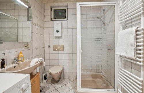 BAT Home Solutions Trier-Euren - alles was ein Hotel nicht bietet - 35 qm Ferienwohnung, Heimkino, Wallbox, Küche für 4 Personen - Foto 23