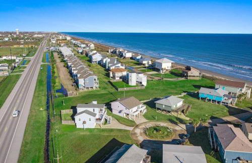 Stunning beach house with ocean views and large deck, just steps from the beach - Foto 5