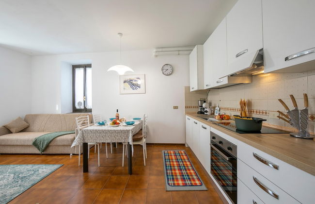 Alma - Near Lake in Sal - Photo 14