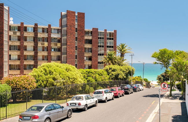 Apartment w Sea Views by Camps Bay Beach Kyanos - Foto 40