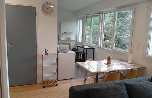 Mistral gagnant ! T1 calme avec vue, parking, télétravail, Wi-Fi, proche CV et gare - Foto 30