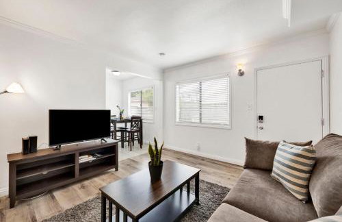 Cozy Elegant Oasis With Parking - Foto 8