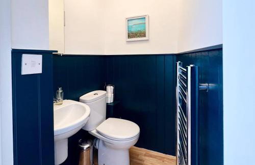 Beachfront Cottage with Sea Views & Coastal Walk - Foto 16