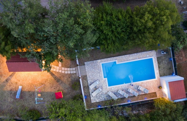 Spacious Prgomet Retreat With Private Pool, Fitness Centre, and Garden - Foto 50