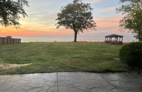 Springtime on the Lake Erie - 180 degree views and game arcade - Foto 36