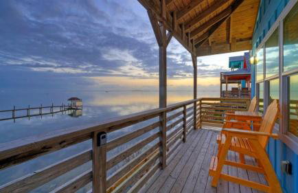 Panoramic Water Views, Shared Pool, Boat Dock Bayside Lodge by Avantstay - Foto 52