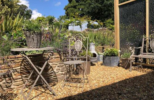 The Cuckoo's Nest - A Romantic & Peaceful Hideaway - Photo 33