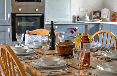 Finest Retreats - Moelis Granary - Luxury Cottage with Hot Tub - Photo 25