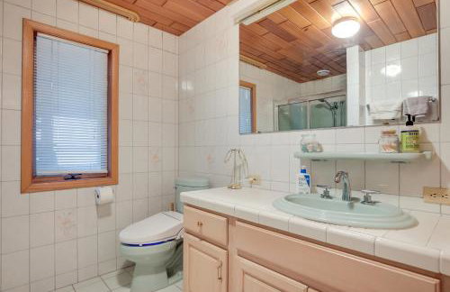 Pelican Lake House with Boat Dock and Sauna! - Foto 17