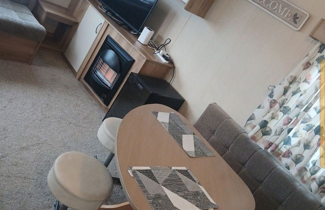Abi Caravan Sleeps 8 Lyons Winkups Holiday Park - Foto 6