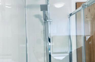 Modern 2 Bedroom Apartment With Free Parking - Foto 12