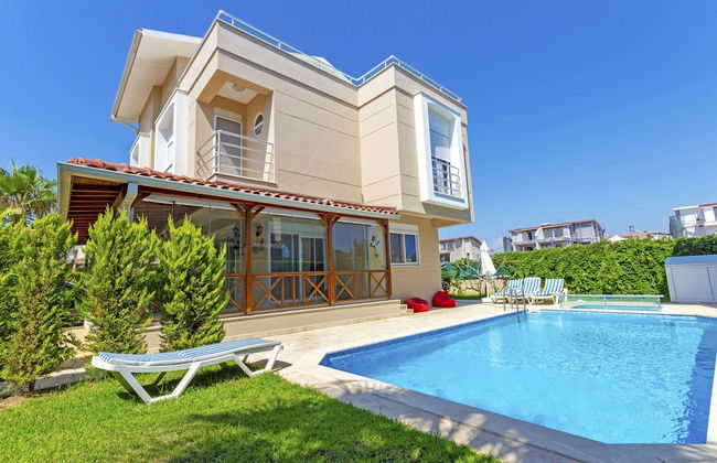 Paradise Town Villa Marina - Photo 18