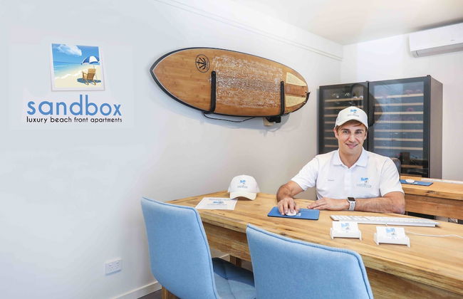 Sandbox Luxury Beach Front Apartments - Foto 2