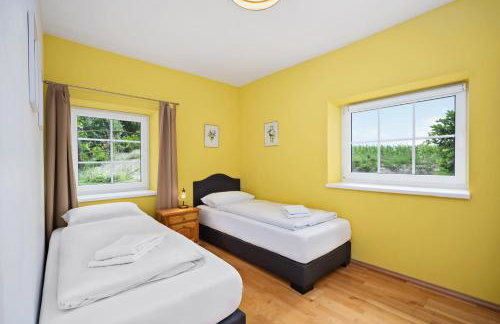 GUT KLETKAMP "Altes Backhaus" - Freistehendes Landhaus mit 7 Schlafzimmern I Kamin I Garten & Terrasse I 15 Min zur Ostsee I Parkplätze I Hundefreundlich I Bar I WLAN - Foto 15