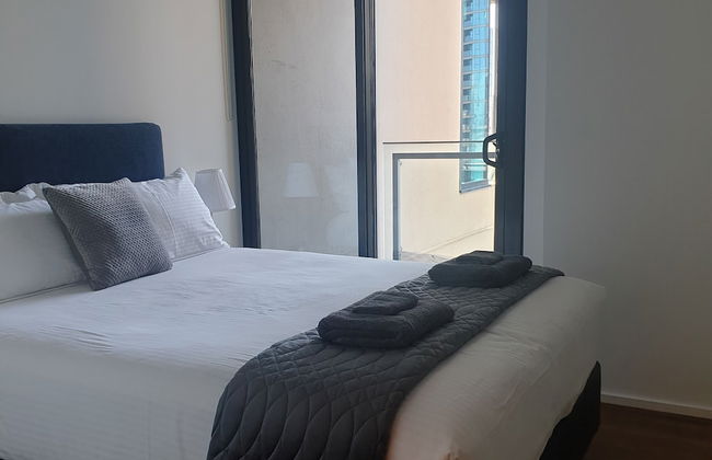 Waterfront Melbourne Apartments - Photo 17