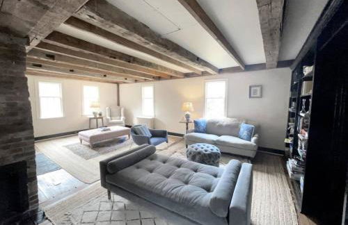 Historic Estate - 5 min to Mohawk Mt Ski Resort - Foto 8