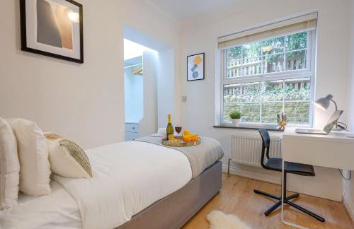Avenue Apartment - Close to City Centre - Free Parking, Super-Fast Wifi and Smart TV by Yoko Property - Foto 7