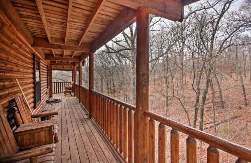 Enchanting Forested Cabin with Fire Pit and Grill - Foto 30