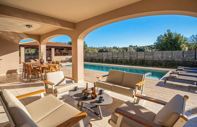 Classic Villa - Photo 10