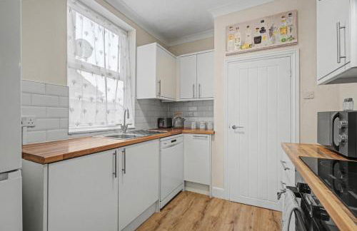 Countess House, Northampton - Stylish Modern 2-Bedroom House with Garden - Free Parking - Foto 26