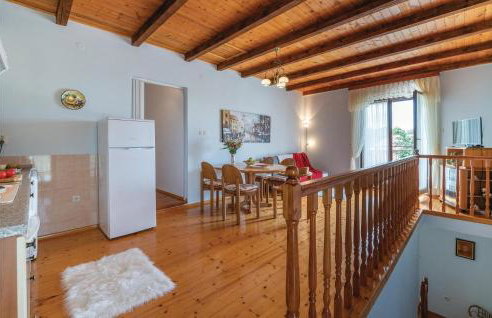 Beautiful Apartment In Hrboki With Wifi - Photo 4