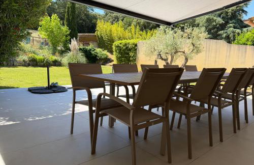Mas provençal avec grande piscine idéal 8-10 personnes ! # Welcome - Photo 24