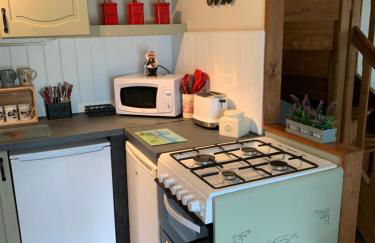 Countryside Retreat in Brittany 2 Bedrooms Sleeps 4 Pet Friendly Heated Swimming Pool Free Wifi - Foto 20
