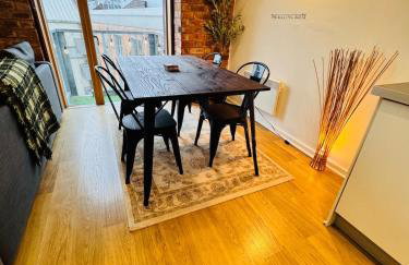 #12 Stylish Canalside Loft with Parking - Foto 40