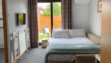 Ensuite room with micro, fridge, washer drier - Foto 2