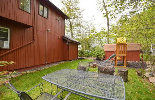 Bool Bear Lodge a pet friendly Pocono Vacation Home with Fireplace, BBQ and more - Foto 39
