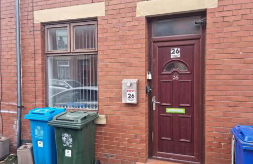 2 Bedroom House Perfect for Family Work Stays Easy Access to Manchester Oldham - Foto 7