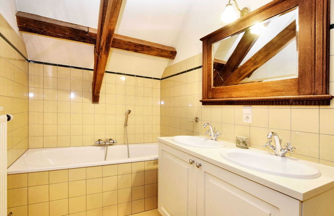 Beautiful Castle in Spa wit Garden - Photo 17