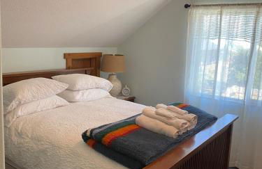 Private pet friendly beach house, steps to beach - Foto 12