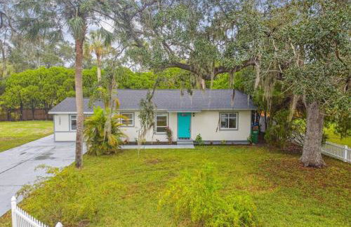 Family Friendly Beach Escape - Modern Retreat near Beaches - Sleeps 6 - Fast WiFi - Foto 23