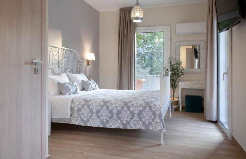 Lilly Apartments - Photo 2