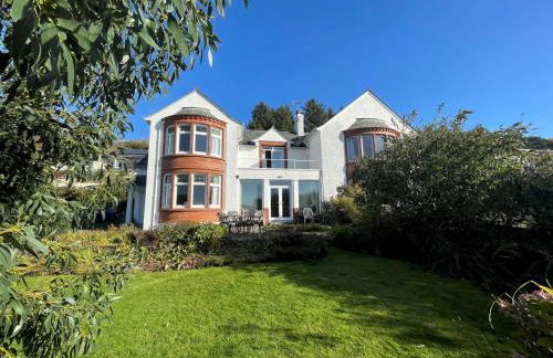 Beautiful 4BR Period Home With Spectacular Views - Pass the Keys - Photo 1